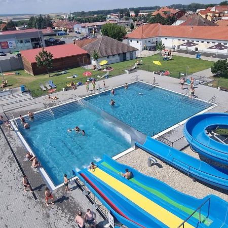 Ferienwohnung Apartman Viktorie Mikulov Exterior foto