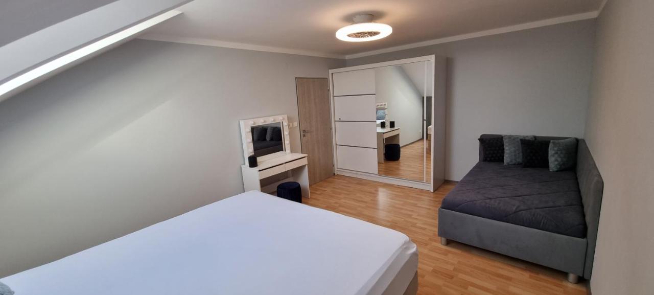 Ferienwohnung Apartman Viktorie Mikulov Exterior foto