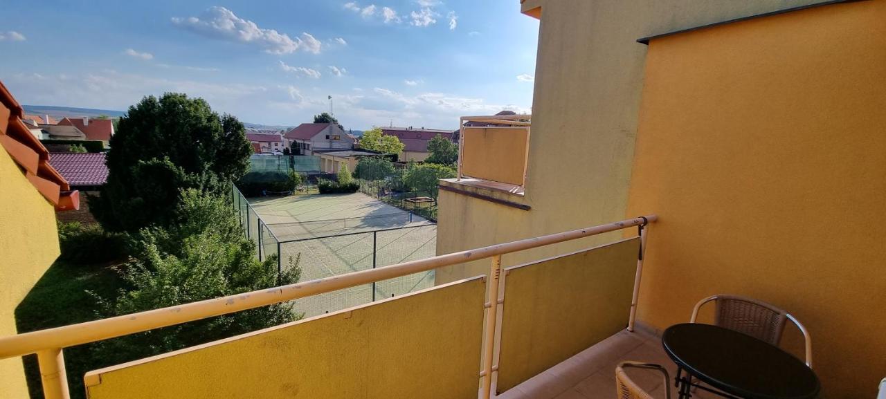 Ferienwohnung Apartman Viktorie Mikulov Exterior foto