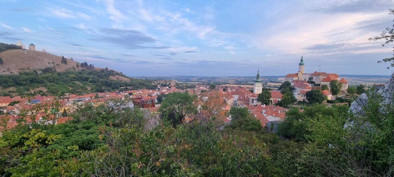 Ferienwohnung Apartman Viktorie Mikulov Exterior foto