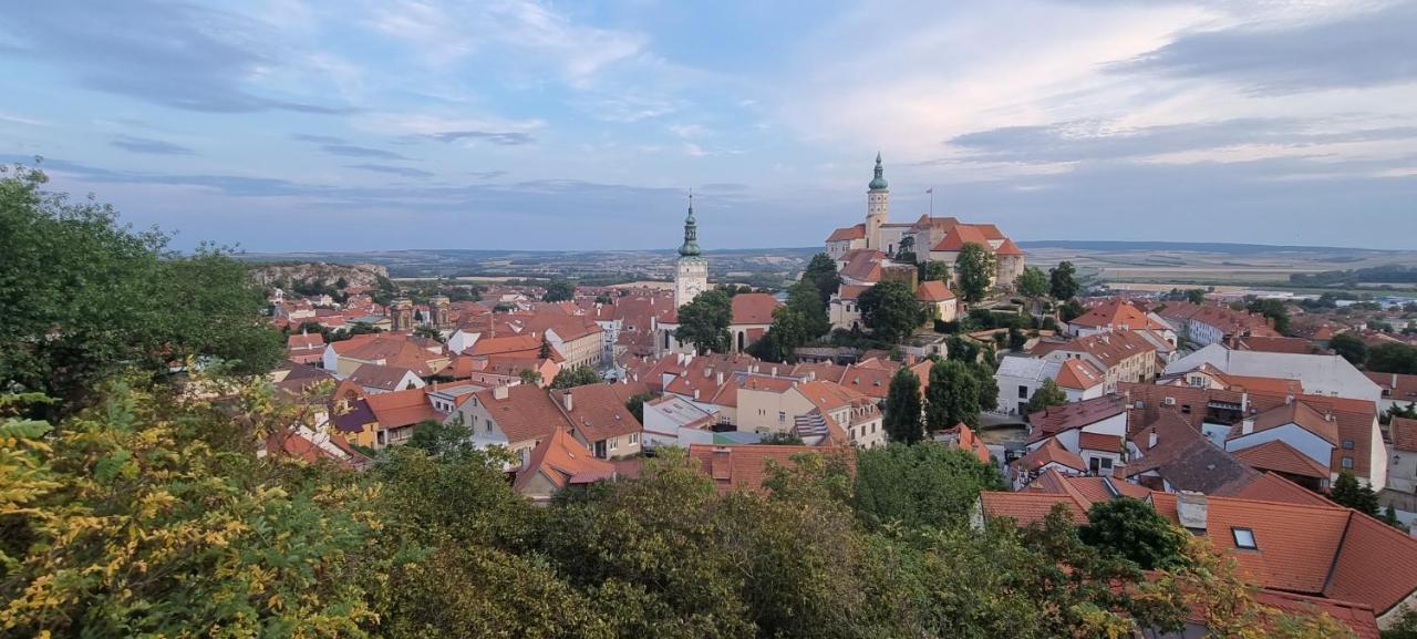 Ferienwohnung Apartman Viktorie Mikulov Exterior foto